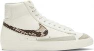 Кроссовки женские демисезонные Nike Blazer Mid '77 SE DA8736-100 р.38 белые