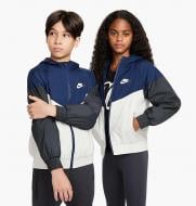 Куртка Nike Sportswear Windrunner FZ5516-410 р.XS Куртка Nike Sportswear Windrunner FZ5516-410 р.XS