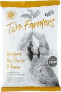 Чипсы Two Farmers картофельные Сыр и лук 150 г