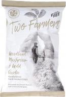Чипсы Two Farmers картофельные Лесные грибы и дикий чеснок 150 г