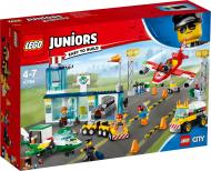 Конструктор LEGO Juniors Міський аеропорт 10764