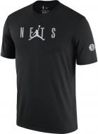 Футболка Nike BKN M NK CTS JDN STMT SS TEE DA6502-010 р.S черный Футболка Nike BKN M NK CTS JDN STMT SS TEE DA6502-010 р.S черный