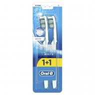 Зубная щетка Oral-B 3D White 1+1 средней жесткости