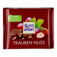 Шоколад Ritter Sport с изюмом и кусочками фундука