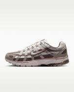 Кроссовки женские осенние Nike W NIKE P-6000 GEL HV6353-121 р.39 серые Кроссовки женские осенние Nike W NIKE P-6000 GEL HV6353-121 р.39 серые