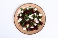 Салат з буряком, сиром фета, з волоським горіхом 300г