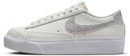 Кроссовки женские демисезонные Nike Blazer Low Platform DQ7571-101 р.37,5 белые
