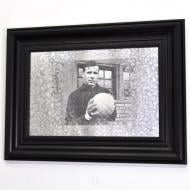 Репродукція Лев Яшин з м'ячем №1734 в рамі за зістареним дзеркалом 28x38 см SEAPS