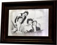 Репродукция Beatles. Help. №1791 в раме за состаренным зеркалом 28x38 см SEAPS