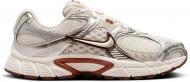 Кроссовки женские Nike V5 RNR HQ7901-102 р.35,5 белые