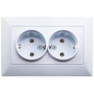 Розетка подвійна побутова із заземленням серія BEATA IP20 білий QM-902-52