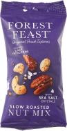 Смесь жареных орехов Forest Feast с морской солью и черным перцем 40г