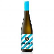 Вино AR белое полусухое Riesling Feinherb 750 мл