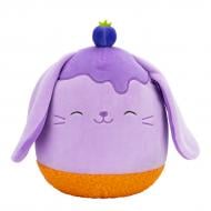 М'яка іграшка SQUISHMALLOWS Чорничний кролик (19 см) різнокольоровий SQER01208