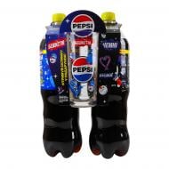 Безалкогольний напій Pepsi Новорічний акційний набір 1.25л Pepsi + 1.25л Pepsi нуль цукру + Склянка 260 мл Безалкогольний напій Pepsi Новорічний акційний набір 1.25л Pepsi + 1.25л Pepsi нуль цукру + Склянка 260 мл