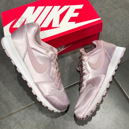 Кроссовки Nike MD Runner 2 749869-602 р.8 светло-розовый - фото 14 Кроссовки Nike MD Runner 2 749869-602 р.8 светло-розовый - фото 14