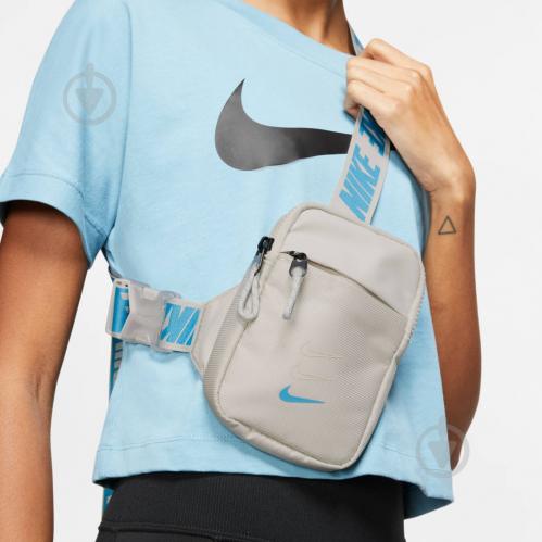 ᐉ Сумка Nike Nk Sprtswr Essentials S Hip P BA5904-072 бежевый • Купить в  Киеве, Украине • Лучшая цена в Эпицентре