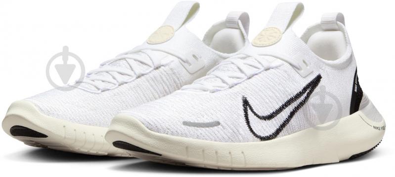 Кросівки жіночі Nike W FREE RN FK NEXT NATURE DX6482-100 р.37,5 білі - фото 4