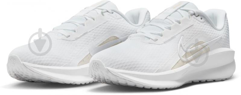 Кросівки жіночі Nike W DOWNSHIFTER 13 FD6476-101 р.40 білі - фото 5