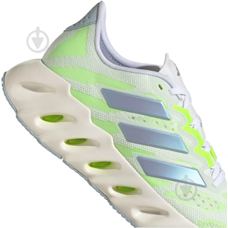 Кросівки жіночі Adidas Switch FWD FZ5685 р.41 1/3 - фото 8