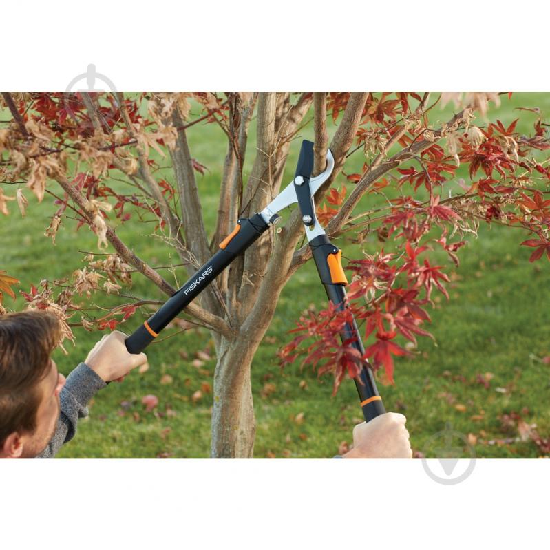 Гілкоріз телескопічний Fiskars площинний Solid L13 - фото 6 Гілкоріз телескопічний Fiskars площинний Solid L13 - фото 6
