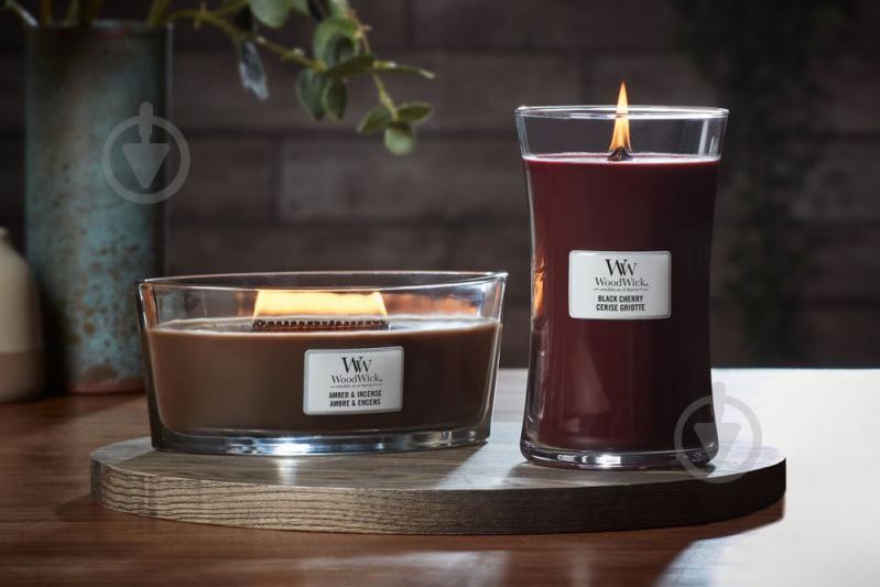 Свічка ароматична Woodwick Medium Black Cherry 275 г - фото 3