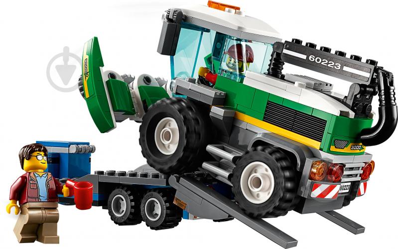 Конструктор LEGO City Транспортировщик для комбайнов 60223 - фото 6
