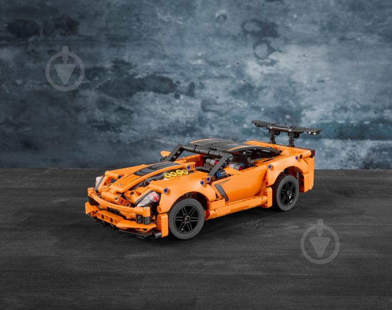 Конструктор LEGO Technic Chevrolet Corvette ZR1 42093 - фото 18