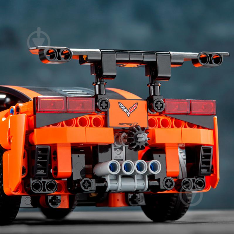 Конструктор LEGO Technic Chevrolet Corvette ZR1 42093 - фото 25