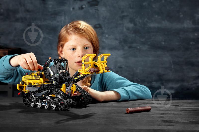 Конструктор LEGO Technic Гусеничный погрузчик 42094 - фото 37