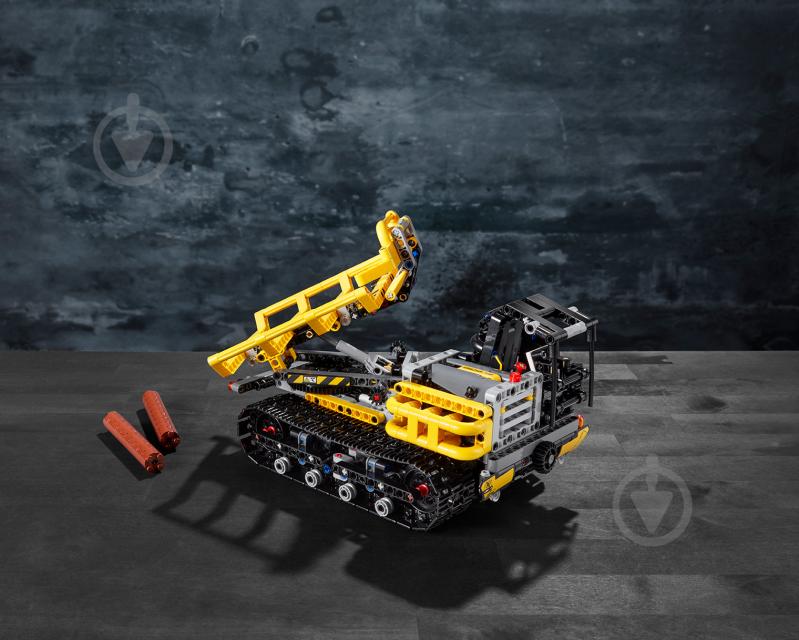 Конструктор LEGO Technic Гусеничный погрузчик 42094 - фото 30