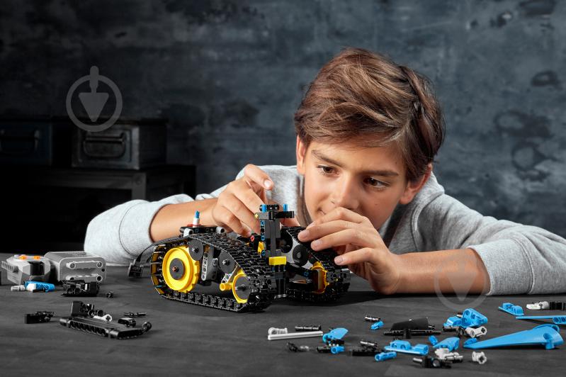 Конструктор LEGO Technic Каскадерський гоночний автомобіль на радіоуправлінні 42095 - фото 39