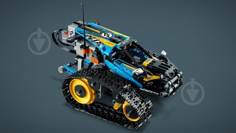 Конструктор LEGO Technic Каскадерський гоночний автомобіль на радіоуправлінні 42095 - фото 27