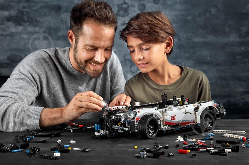 Конструктор LEGO Technic Porsche 911 RSR 42096 - фото 28