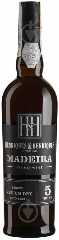 Вино Henriques & Henriques Мадера "Finest Medium Dry 5yo" 0,5 л - фото 1 Вино Henriques & Henriques Мадера "Finest Medium Dry 5yo" 0,5 л - фото 1