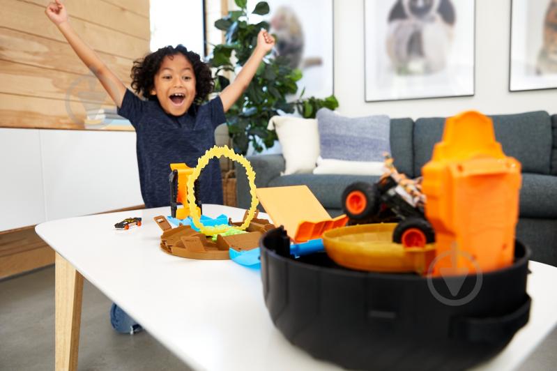 Трек Hot Wheels "Трюки в шине" серии "Monster Trucks" GVK48 - фото 2