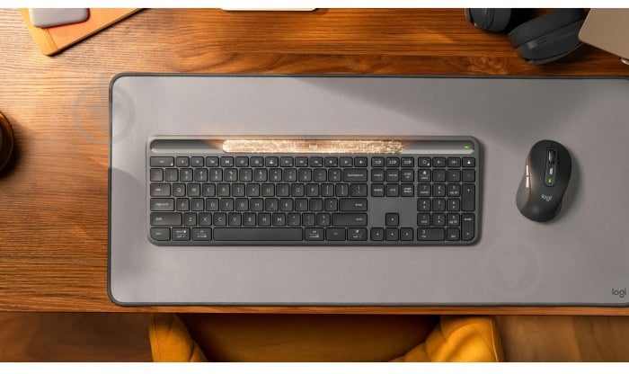 Клавиатура беспроводная Logitech Slim Solar+ for Business Wireless/Bluetooth Graphite (920-013779) black - фото 8 Клавиатура беспроводная Logitech Slim Solar+ for Business Wireless/Bluetooth Graphite (920-013779) black - фото 8