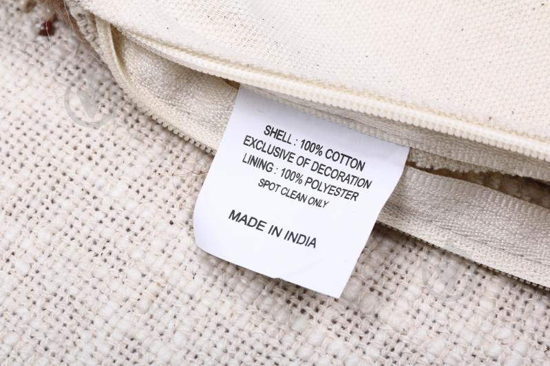 Наволочка декоративна Handloom Cotton з ручною вишивкою 30x50 см червоний PANACHE - фото 3 Наволочка декоративна Handloom Cotton з ручною вишивкою 30x50 см червоний PANACHE - фото 3