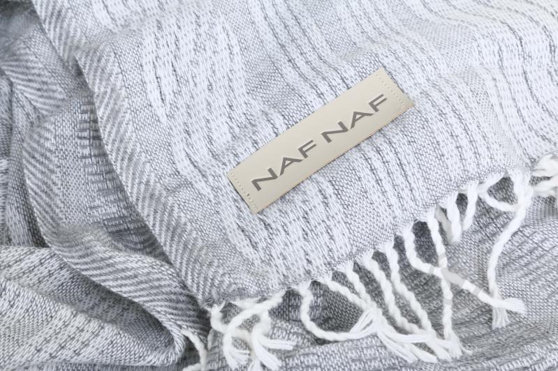 Плед Fontaine grey 130x170 см біло-сірий Naf Naf - фото 2 Плед Fontaine grey 130x170 см біло-сірий Naf Naf - фото 2