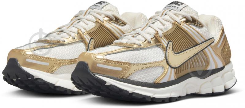 Кроссовки женские демисезонные Nike W ZOOM VOMERO 5 GLD HF7723-001 р.37,5 бело-золотые - фото 3 Кроссовки женские демисезонные Nike W ZOOM VOMERO 5 GLD HF7723-001 р.37,5 бело-золотые - фото 3