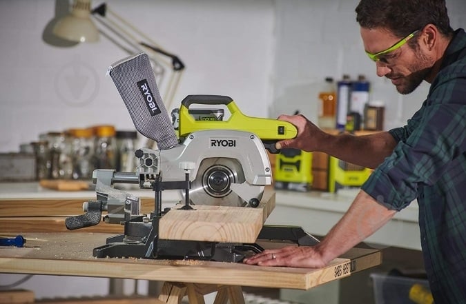 Пила торцовочная RYOBI ONE+ R18MS216-0 - фото 2 Пила торцовочная RYOBI ONE+ R18MS216-0 - фото 2