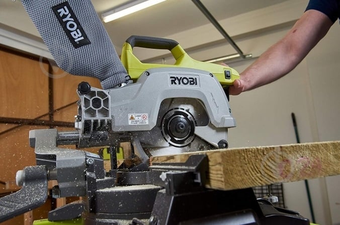 Пила торцовочная RYOBI ONE+ R18MS216-0 - фото 4 Пила торцовочная RYOBI ONE+ R18MS216-0 - фото 4