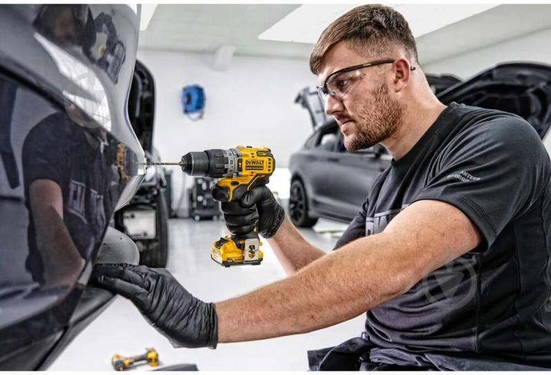Шуруповерт ударный аккумуляторный DeWalt DCD706D2 - фото 6 Шуруповерт ударный аккумуляторный DeWalt DCD706D2 - фото 6