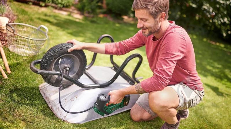 Компресcор автомобильный Bosch UniversalPump (0.603.947.100) - фото 3 Компресcор автомобильный Bosch UniversalPump (0.603.947.100) - фото 3