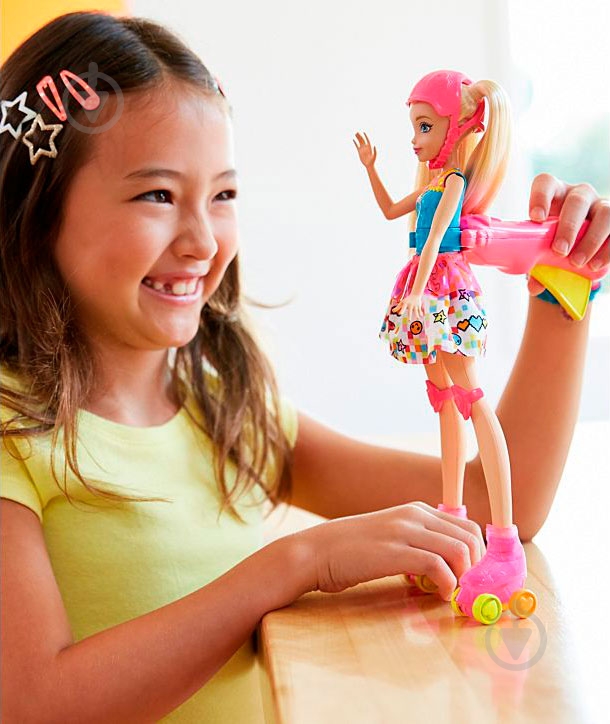Кукла Barbie Сияющие ролики Виртуальный мир DTW17 - фото 6