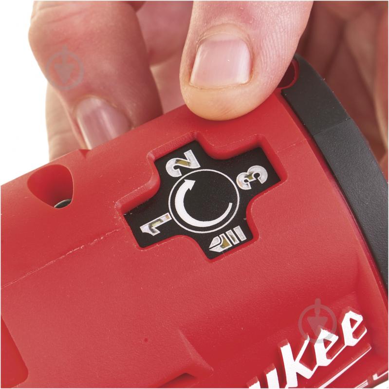 Гайковерт ударный аккумуляторный Milwaukee 4933459822 - фото 2