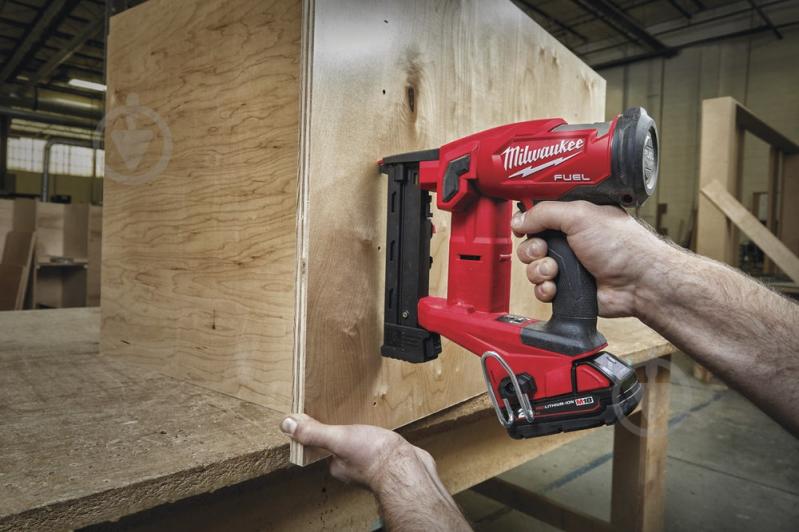 Степлер акумуляторний Milwaukee M18 FNCS18GS-0X 4933471942 - фото 4