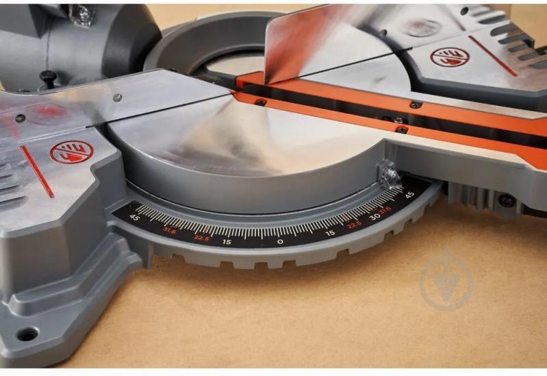 Пила торцювальна Black+Decker BES701 - фото 12