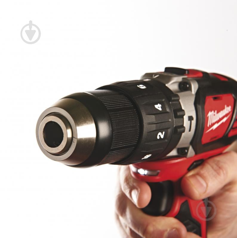 Шуруповерт ударный аккумуляторный Milwaukee M18 BPD-202С 4933443515 - фото 4