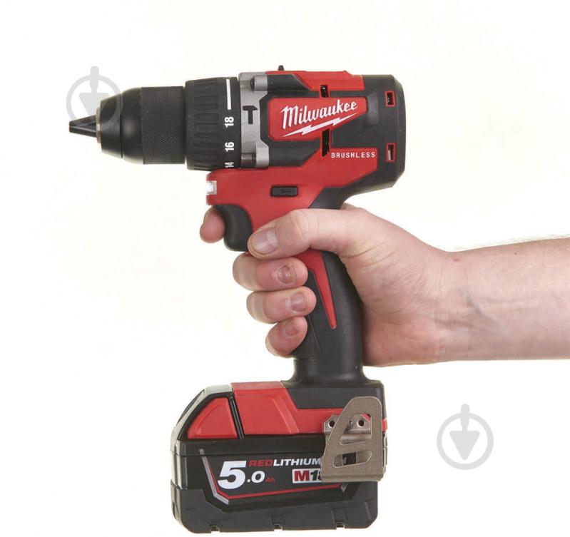 Шуруповерт ударный аккумуляторный Milwaukee M18 CBLPD-202C 4933464320 - фото 4